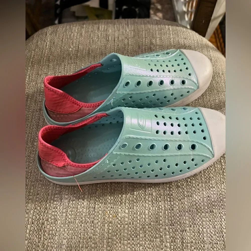 Skechers holographic seafoam and coral slip on shoes size 5